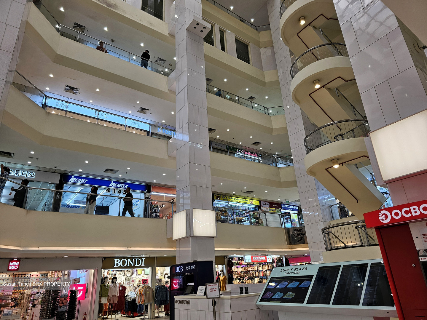 Lucky Plaza (D9), Retail #592979801